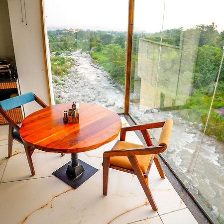Aachman River And Valley View Resort Dharamshala - A Riverside Resort With Balcony View ภายนอก รูปภาพ