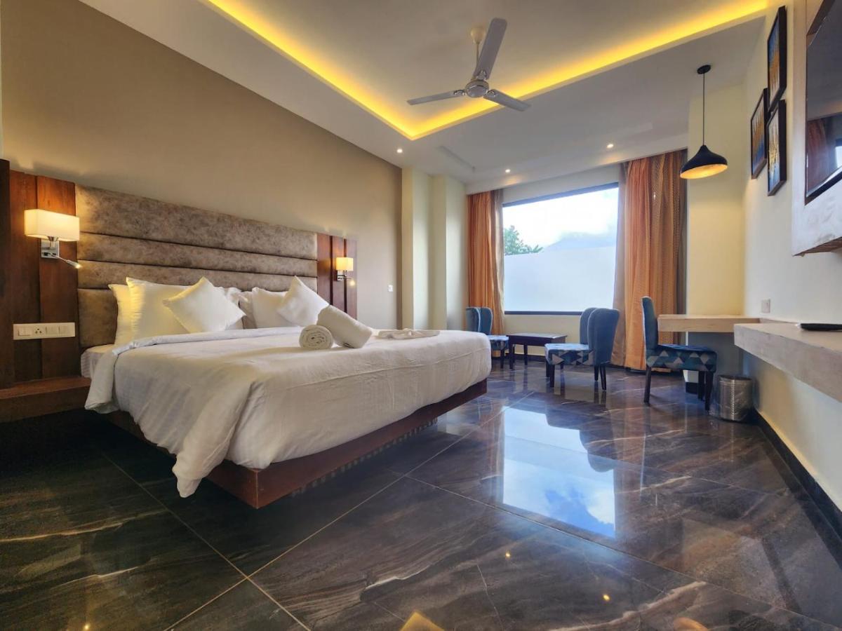 Aachman River And Valley View Resort Dharamshala - A Riverside Resort With Balcony View ภายนอก รูปภาพ