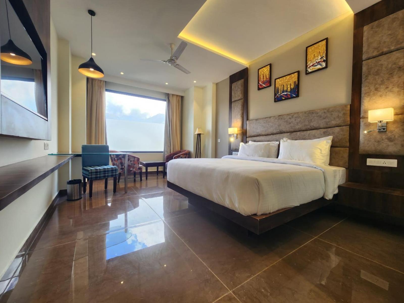 Aachman River And Valley View Resort Dharamshala - A Riverside Resort With Balcony View ภายนอก รูปภาพ