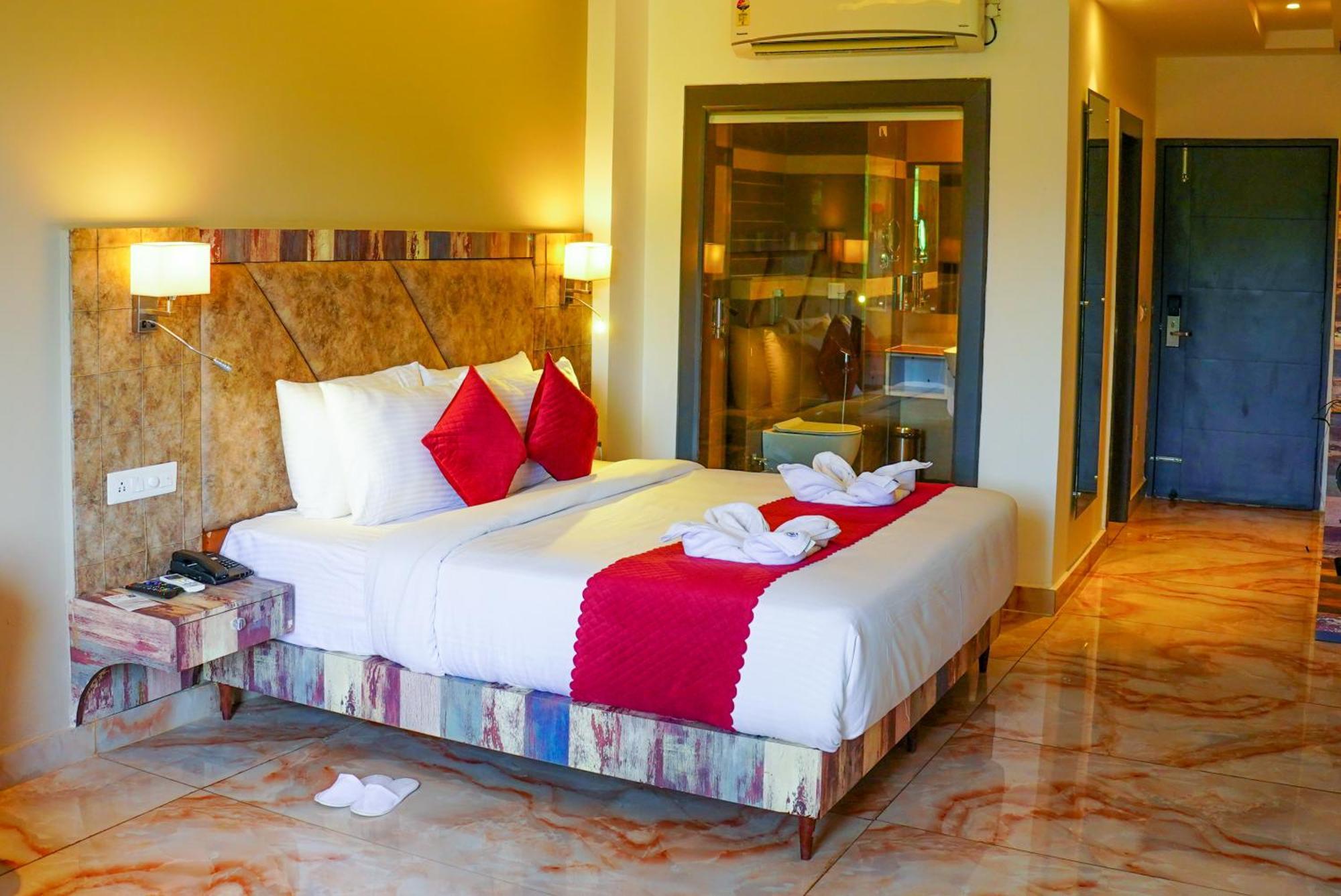 Aachman River And Valley View Resort Dharamshala - A Riverside Resort With Balcony View ภายนอก รูปภาพ